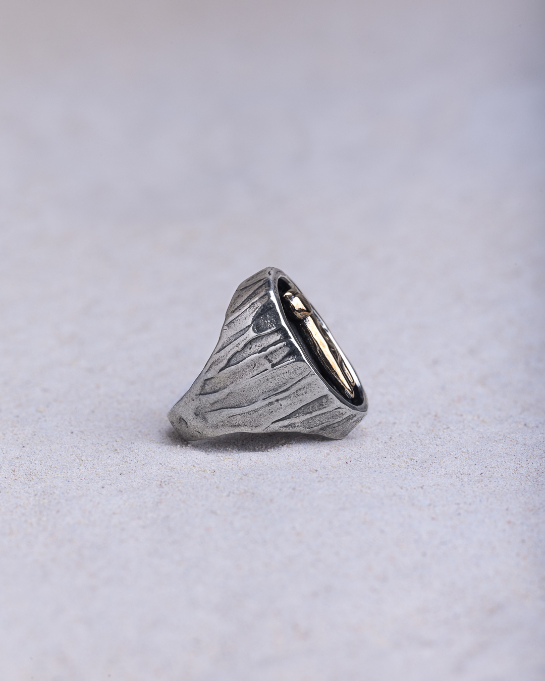 Anello Mani con Corna chevalier ovale