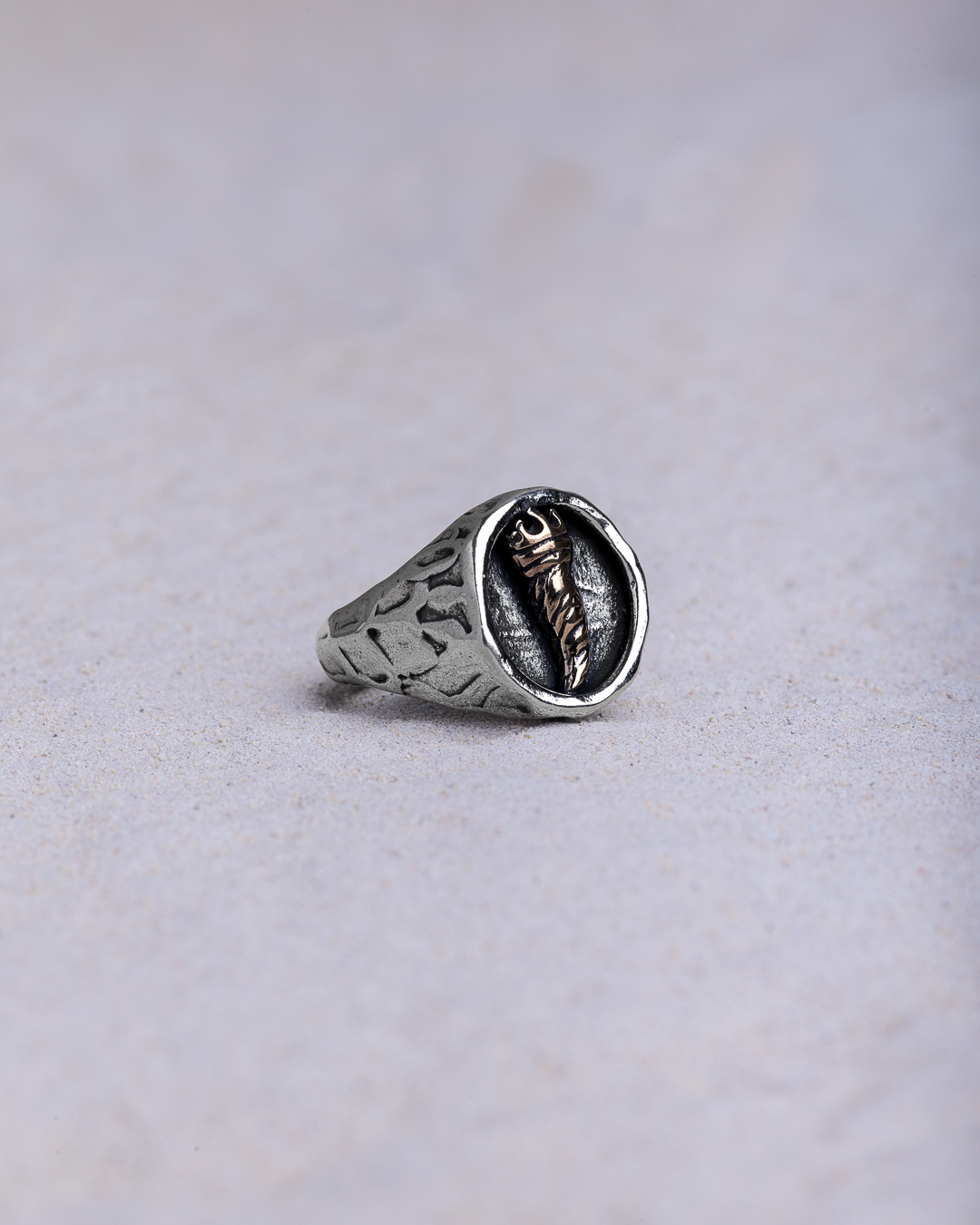 Anello Corno Chevalier cornice sottile