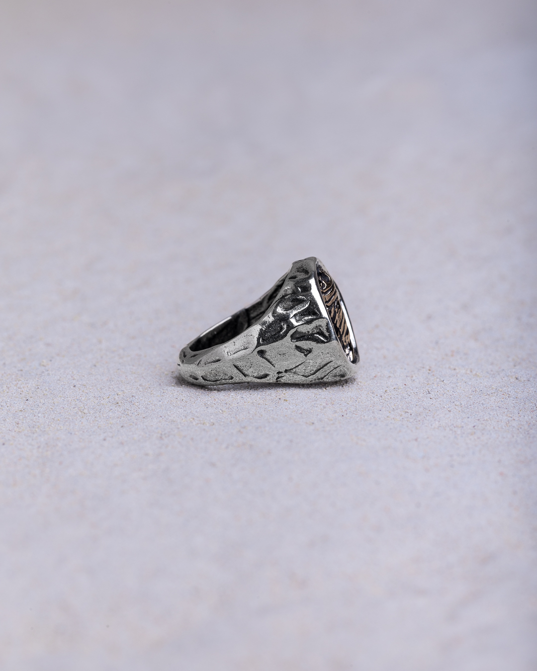 Anello Corno Chevalier cornice sottile