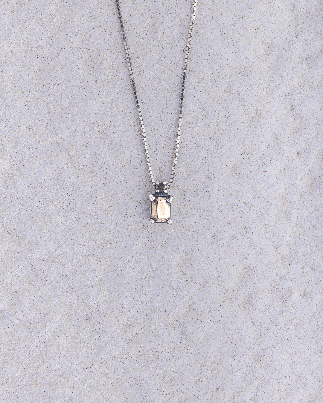 Ciondolo Stil Novo Punto Luce Baguette Con Diamante