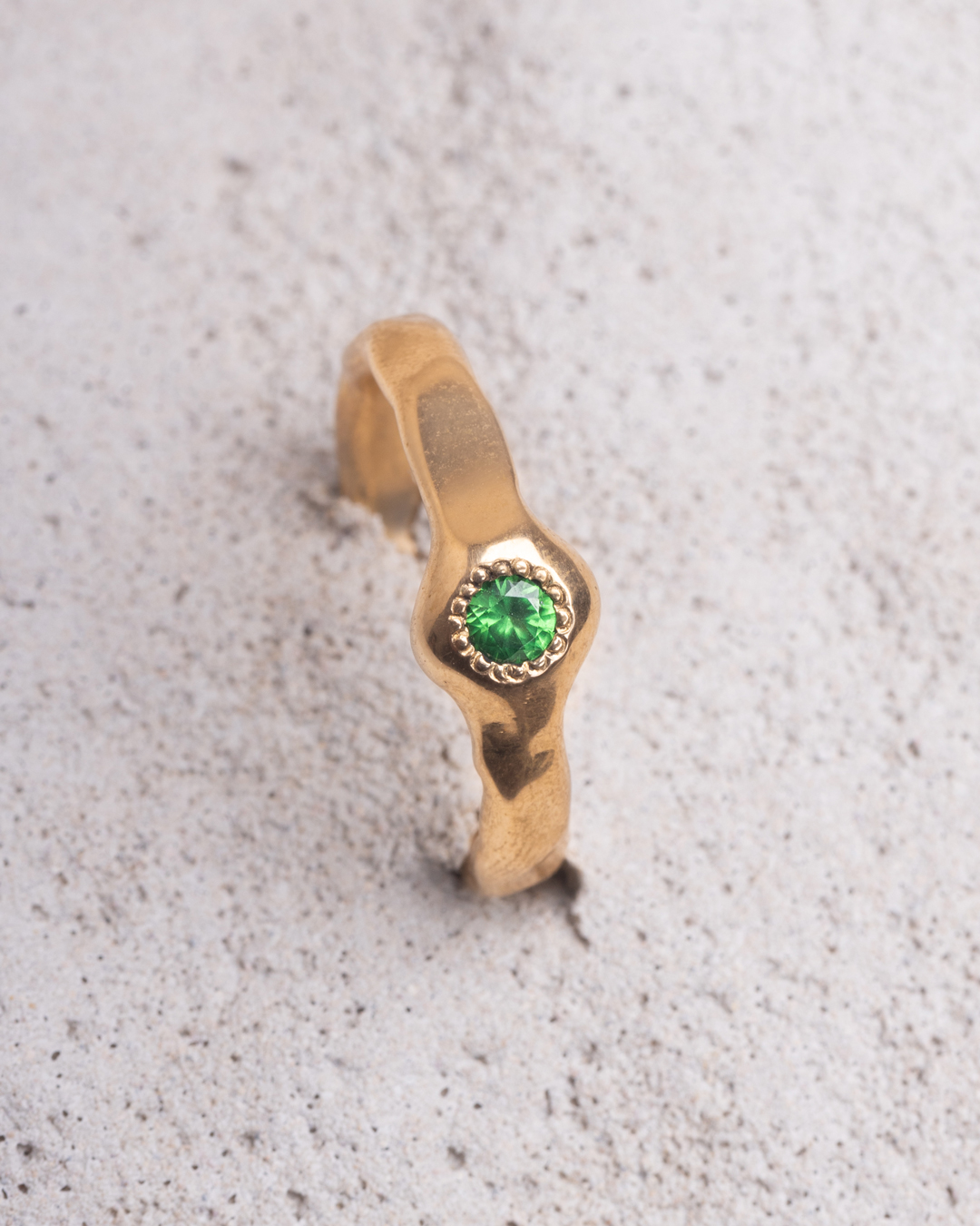 Anello Iride tondo tsavorite placcato oro