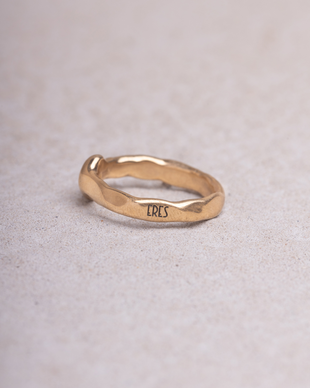 Anello Iride tondo tsavorite placcato oro