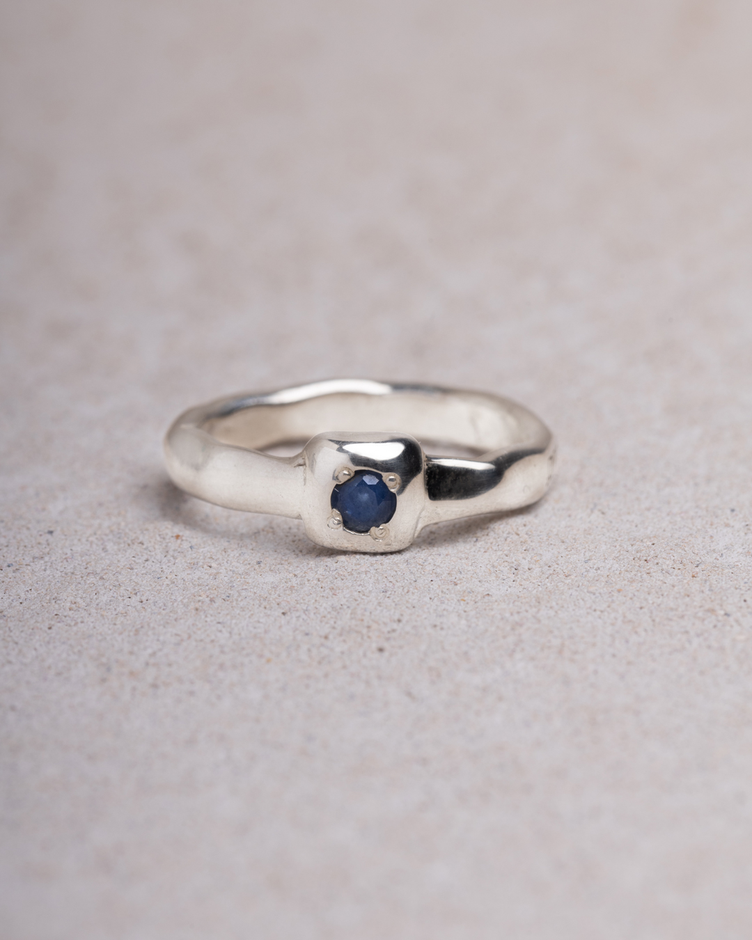 Anello Iride quadrato zaffiro