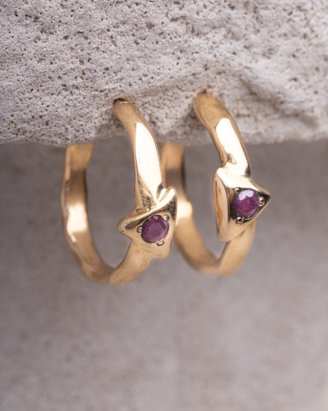 Orecchini Iride coppia triangolo placcati oro