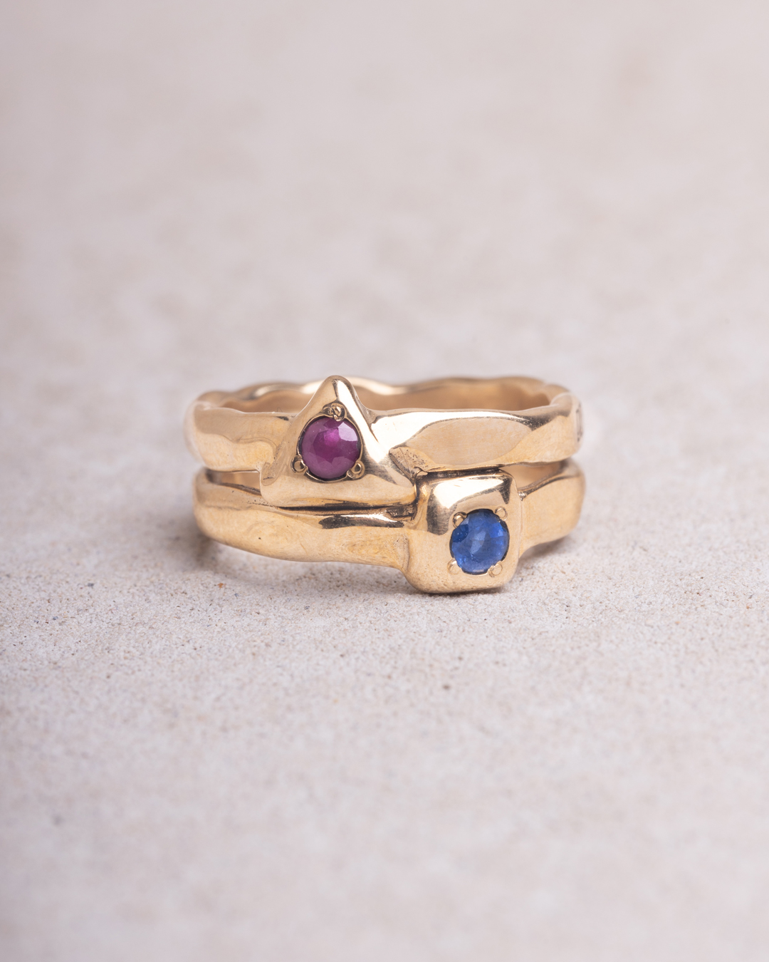 Anello Iride doppio quadrato/triangolo placcato oro