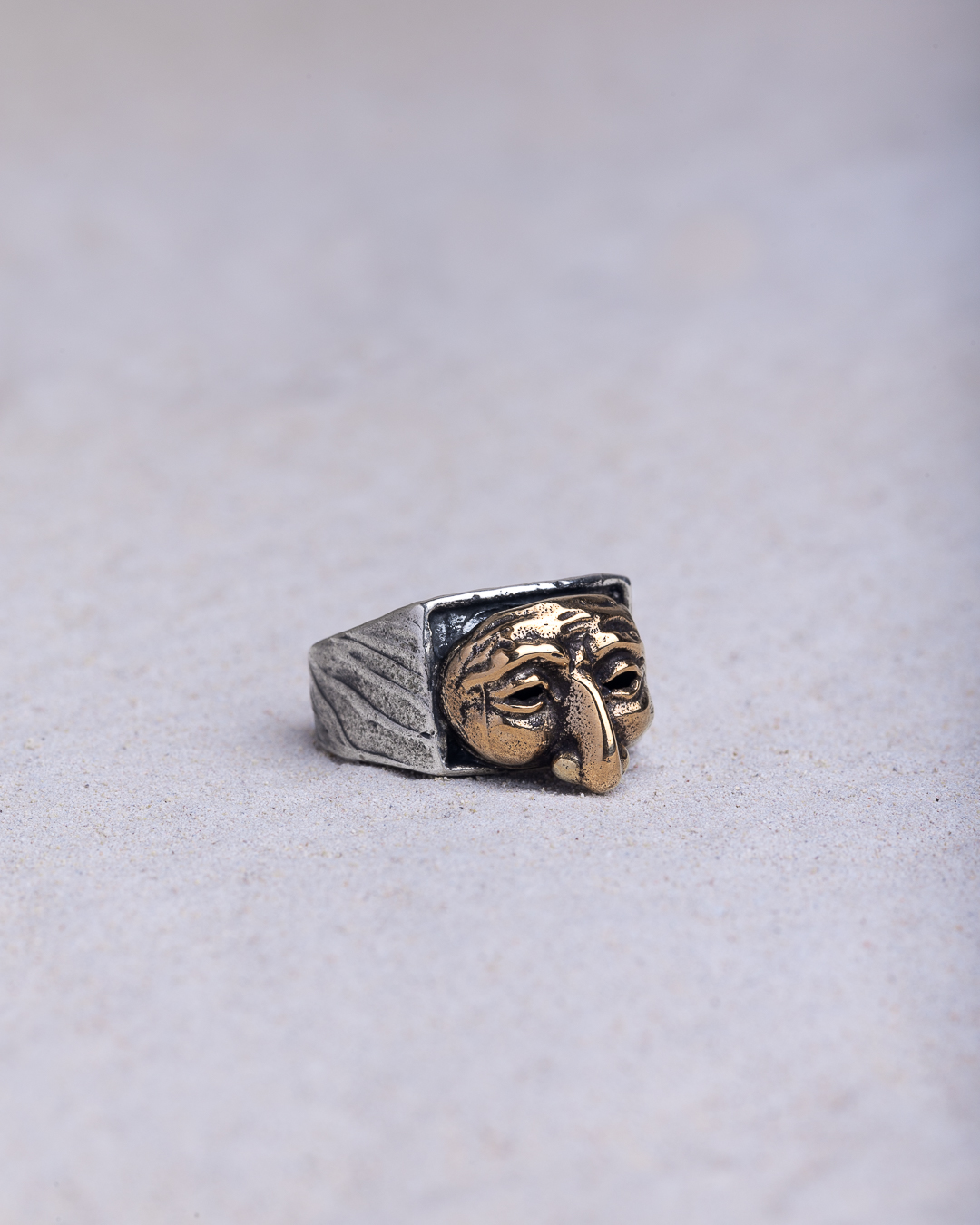 Anello Pulcinella chevalier rettangolare bicolor