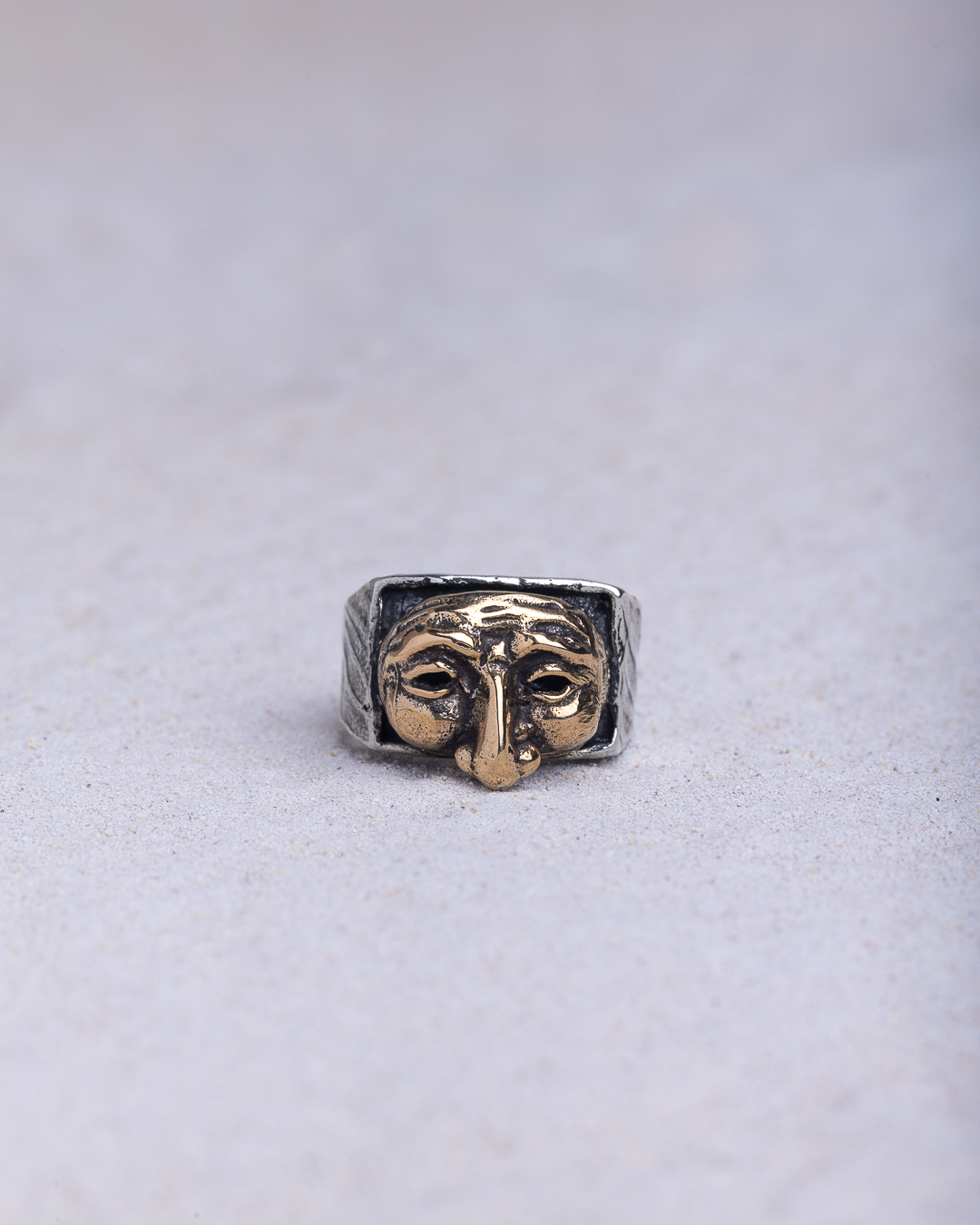 Anello Pulcinella chevalier rettangolare bicolor