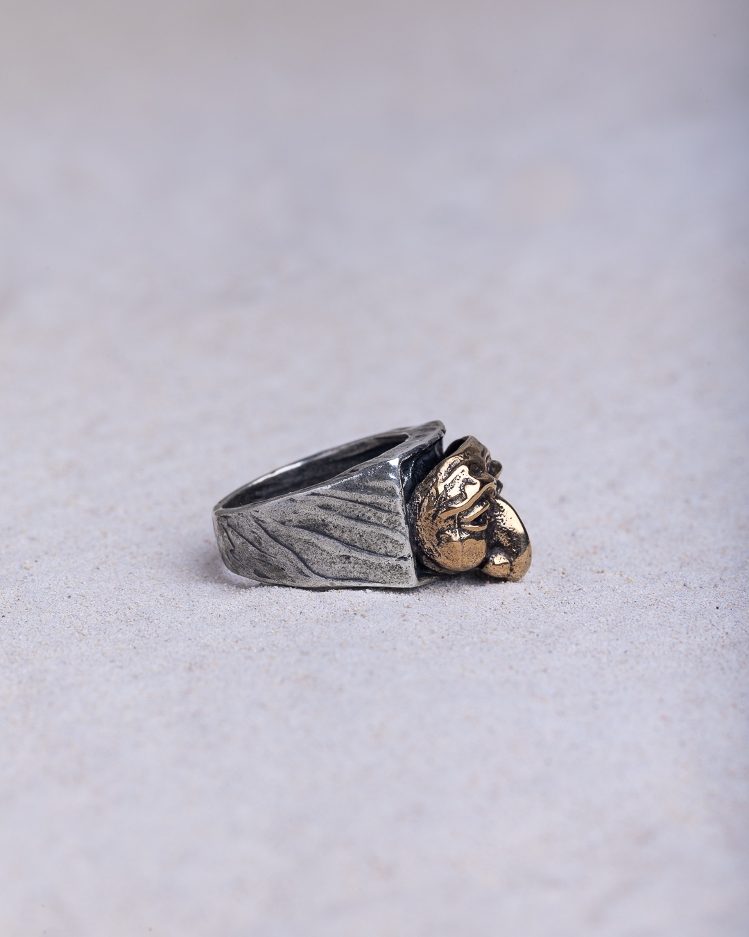 Anello Pulcinella chevalier rettangolare bicolor