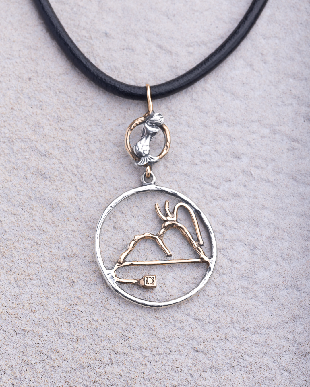 Ciondolo Vesuvio con Partenope di spalle bicolor